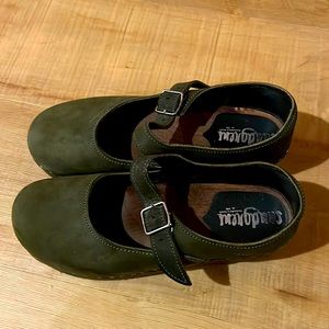 Sand greens Green Suede Clogs 38